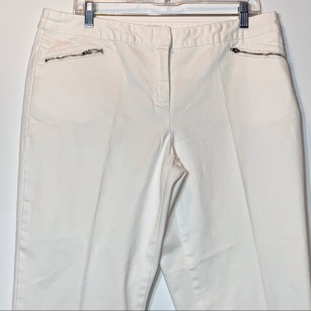 EUC Ellen Tracy White Zipper Front Pocket Pants‎